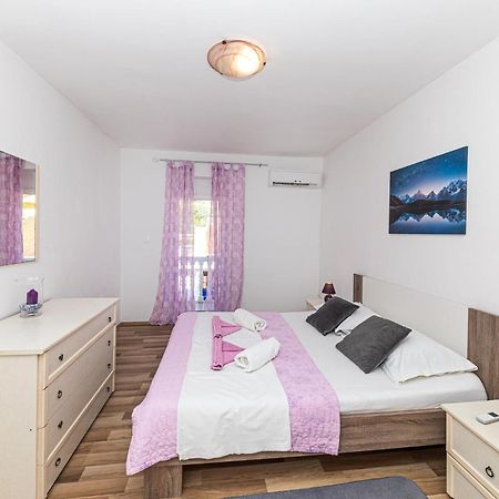 Stunning Home In Marina With Heated Swimming Pool エクステリア 写真