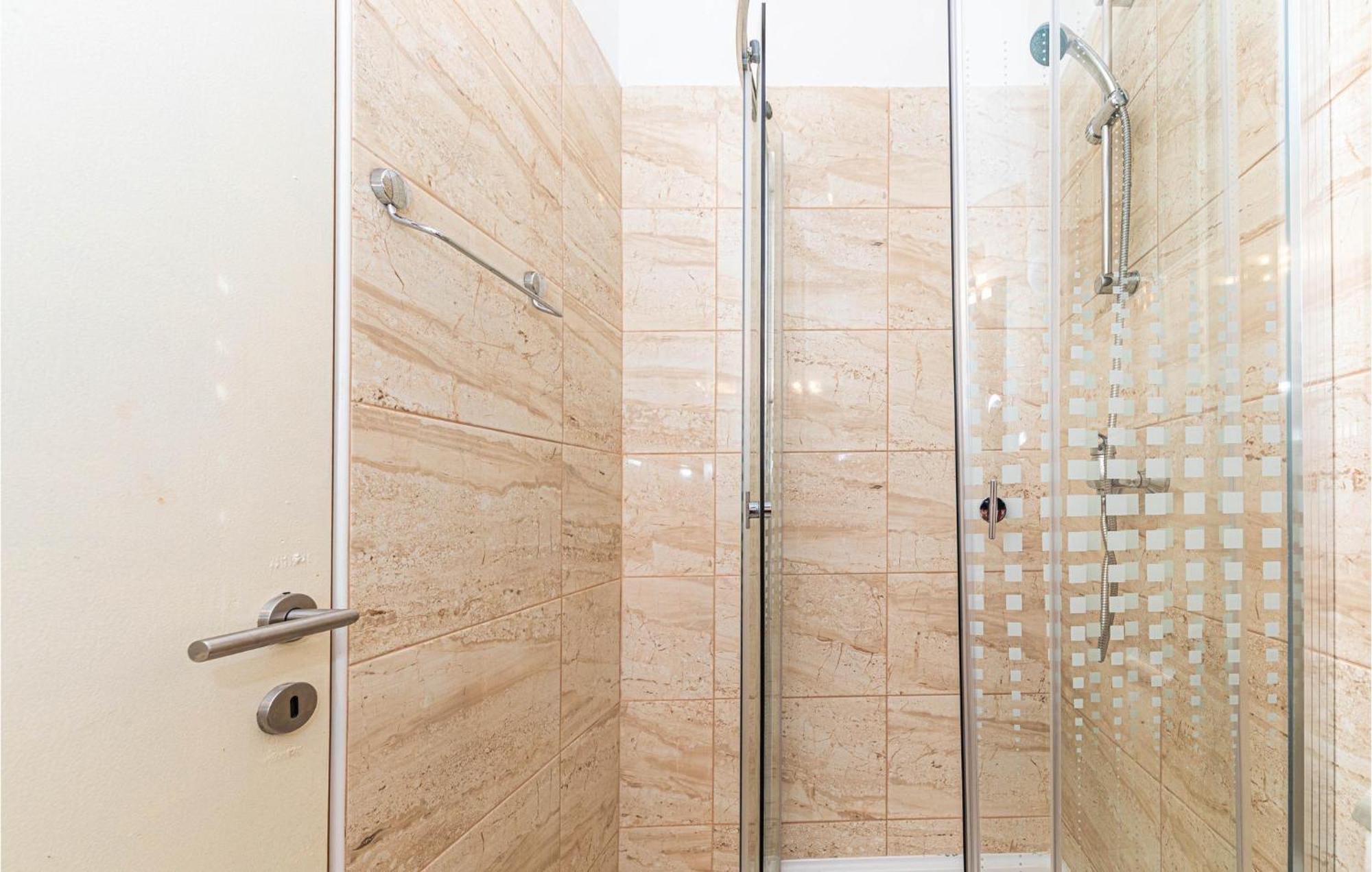 Stunning Home In Marina With Heated Swimming Pool エクステリア 写真