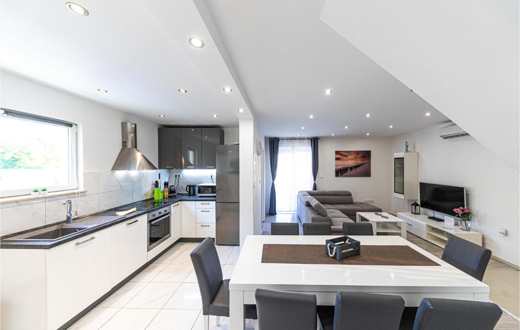 Stunning Home In Marina With Heated Swimming Pool エクステリア 写真